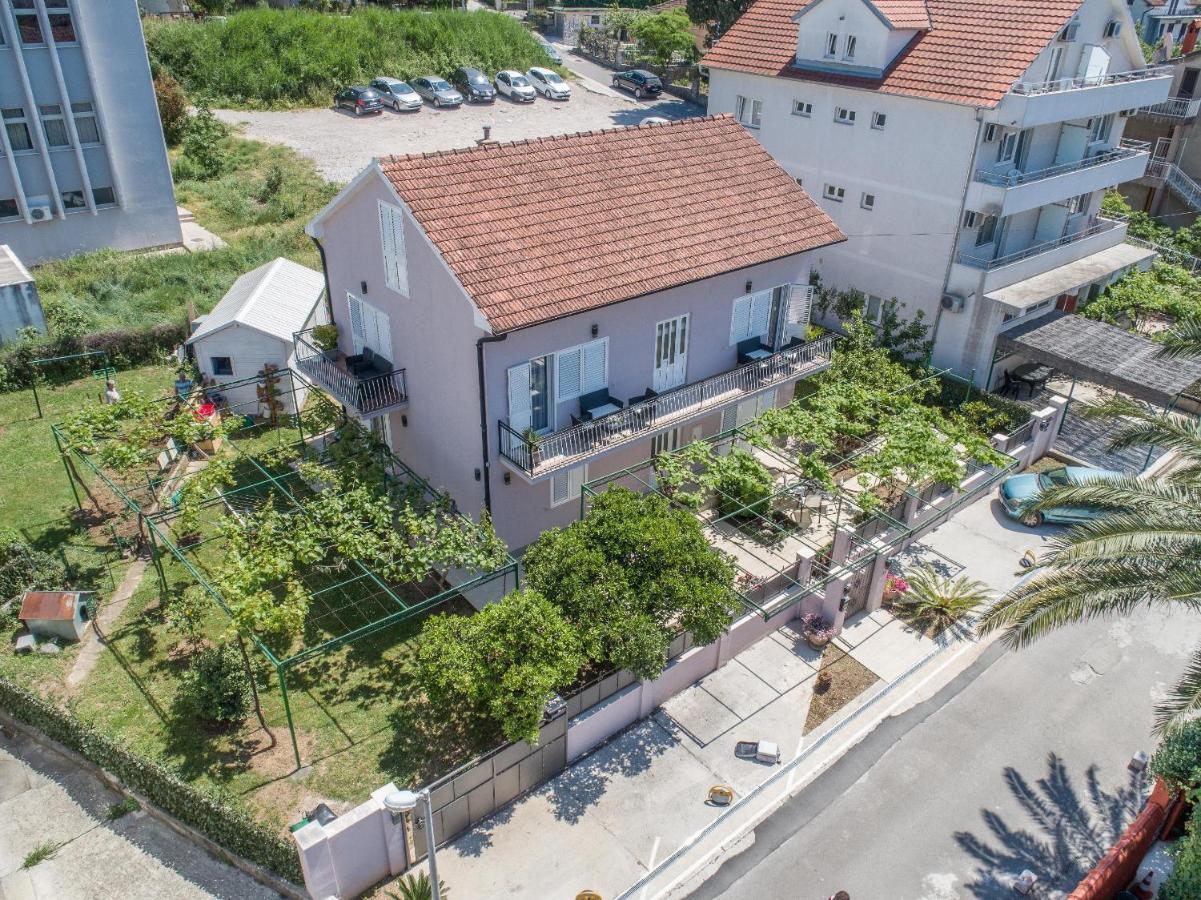 Ioannis Apartments Тиват Екстериор снимка