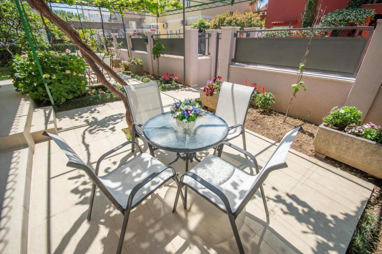 Ioannis Apartments Тиват Екстериор снимка