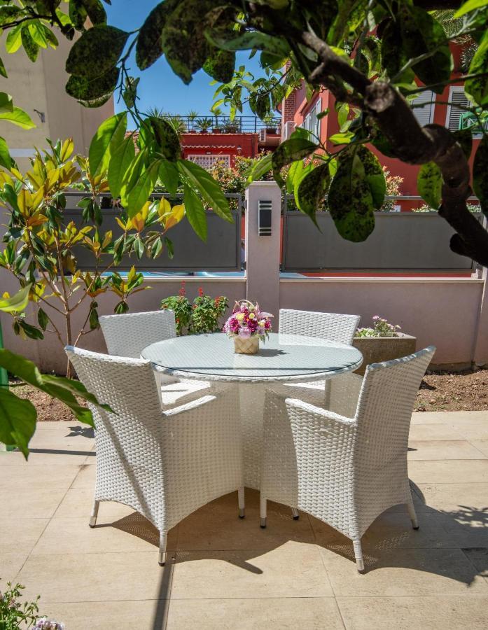 Ioannis Apartments Тиват Екстериор снимка