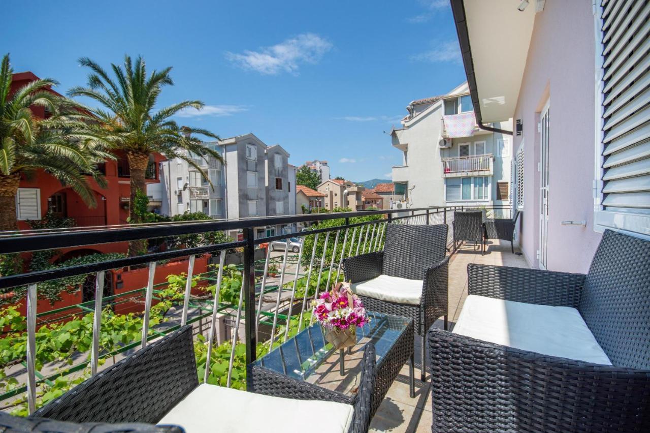 Ioannis Apartments Тиват Екстериор снимка