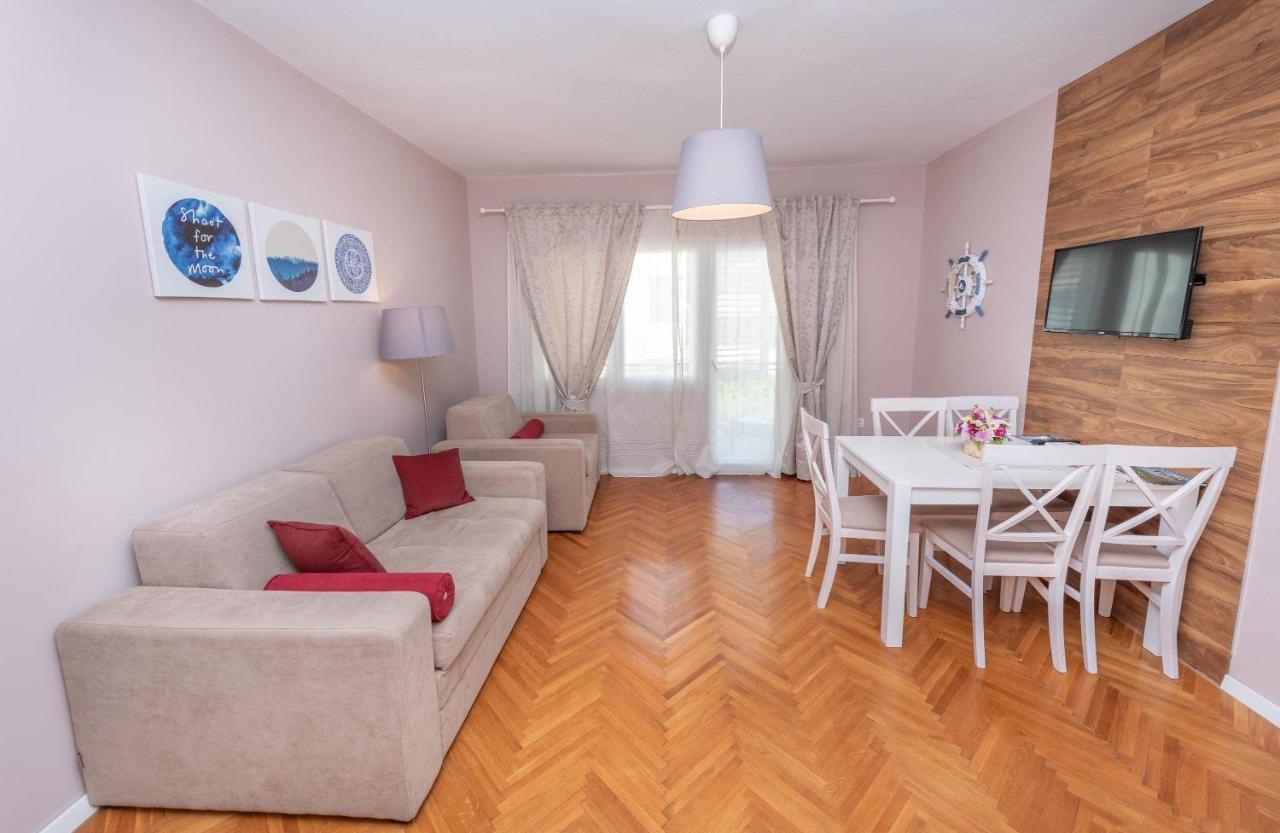 Ioannis Apartments Тиват Екстериор снимка