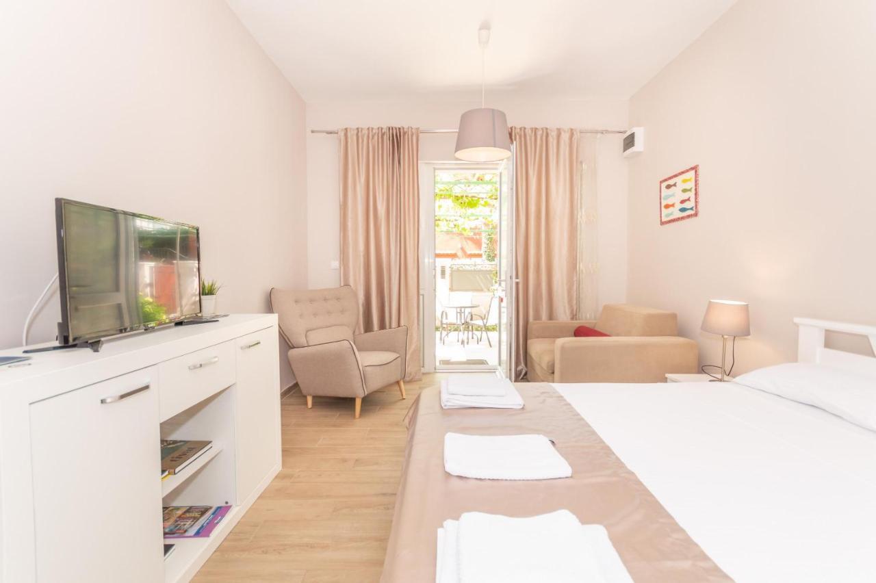 Ioannis Apartments Тиват Екстериор снимка